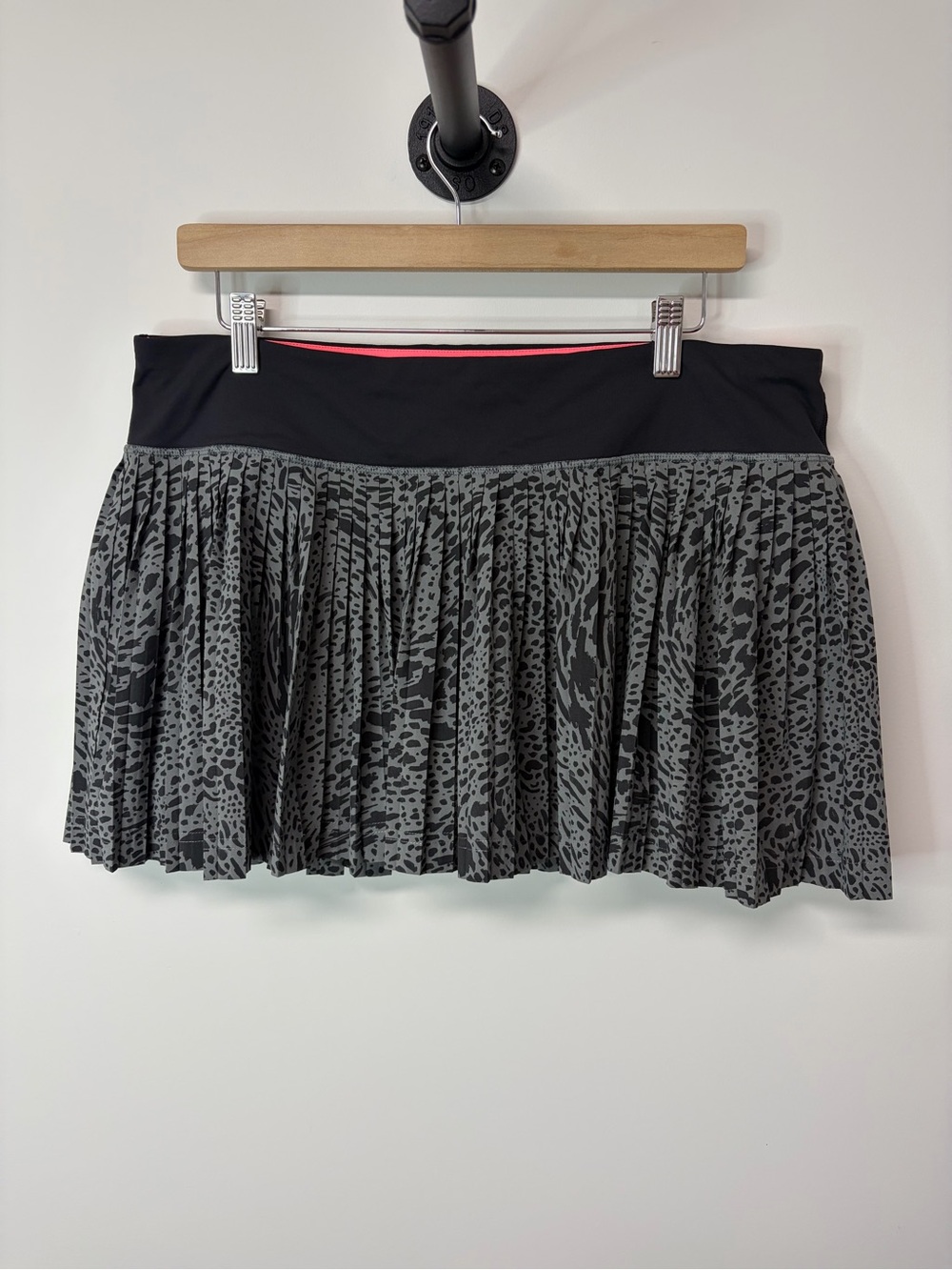 Lululemon Circuit Breaker Pleated Running Skort Animal Print Size 12